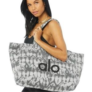 💕 Gently used ALOYoga  bag